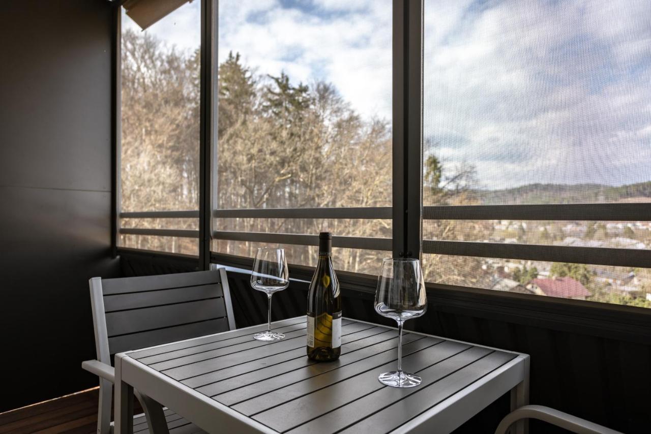 Elegant 1-Bedroom Apartment Near Hill Forest リュブリャナ エクステリア 写真