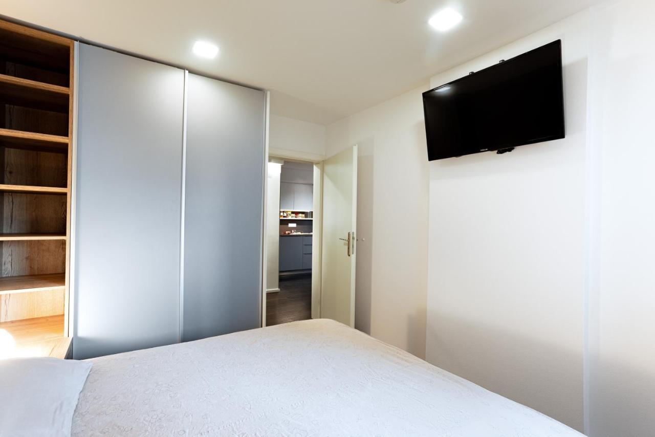 Elegant 1-Bedroom Apartment Near Hill Forest リュブリャナ エクステリア 写真