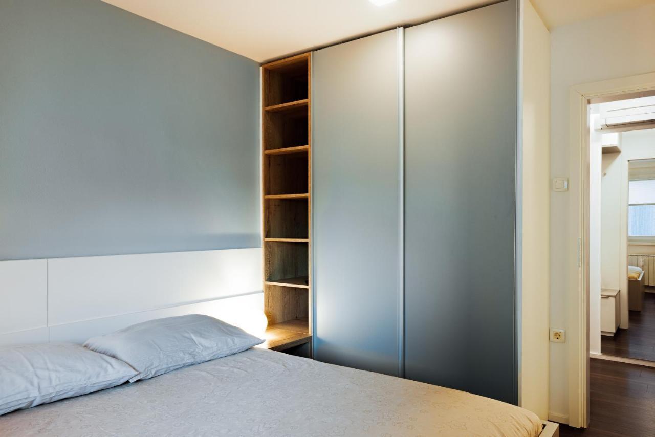 Elegant 1-Bedroom Apartment Near Hill Forest リュブリャナ エクステリア 写真